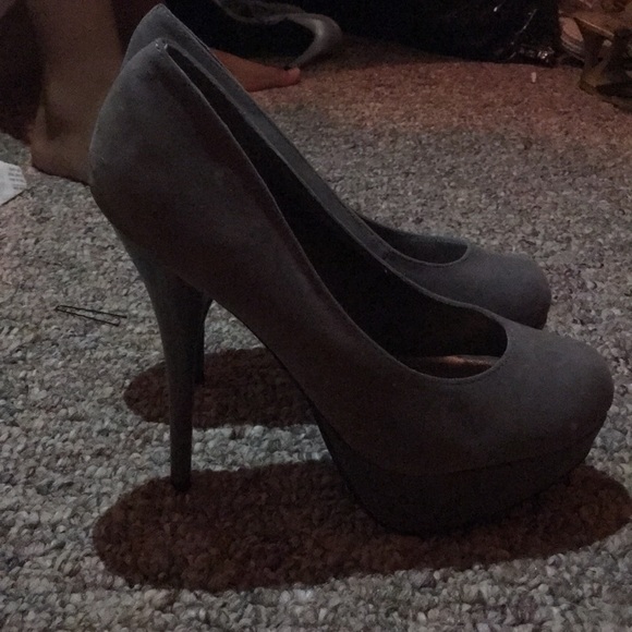 Shoes - Picture 3 of 3